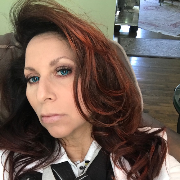 Meet your Posher, Joanna - Picture 2 of 14